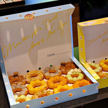 donut food packaging box with logo